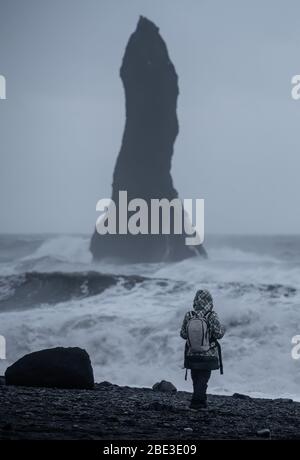 Schwarzer Sand Strand Reynisfjara in Vik, Island Stockfoto