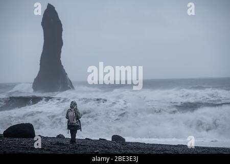 Schwarzer Sand Strand Reynisfjara in Vik, Island Stockfoto
