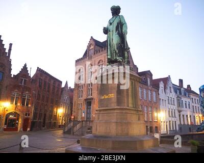 Statue von Jan van Eyck in Brügge, Belgien Stockfoto