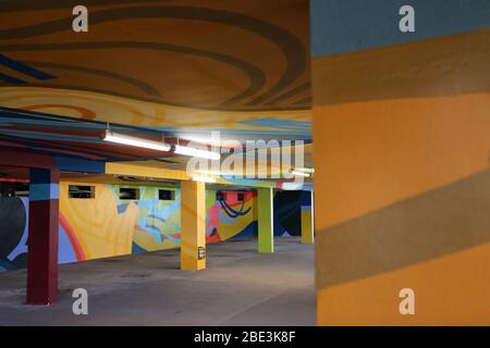 Parken im Souterrain. Saint-Gervais-les-Bains. Haute-Savoie. Frankreich. Stockfoto