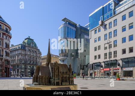 Wien, wegen COVID-19 menschenleerer Stephansplatz // Wien, Stephansplatz, menschenleer aufgrund COVID-19 Stockfoto