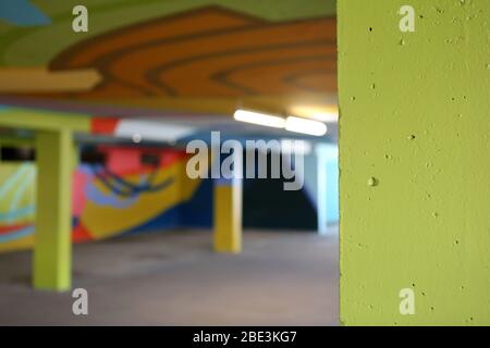 Parken im Souterrain. Saint-Gervais-les-Bains. Haute-Savoie. Frankreich. Stockfoto