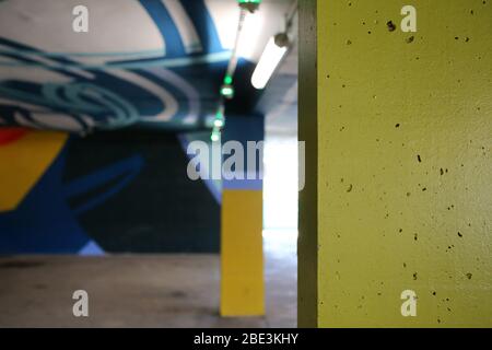 Parken im Souterrain. Saint-Gervais-les-Bains. Haute-Savoie. Frankreich. Stockfoto