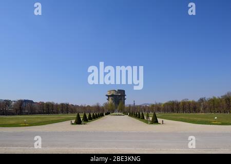 Wien, wegen COVID-19 geschlossener Bundesgarten Augarten // Wien, öffentlicher Park Augarten aufgrund COVID-19 geschlossen Stockfoto