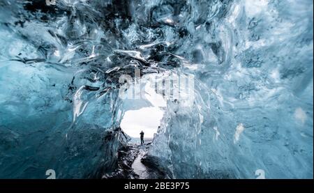 In einer Gletschereishöhle in Island Stockfoto