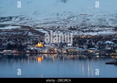 Akureyri Stadt im Winter, Island Stockfoto