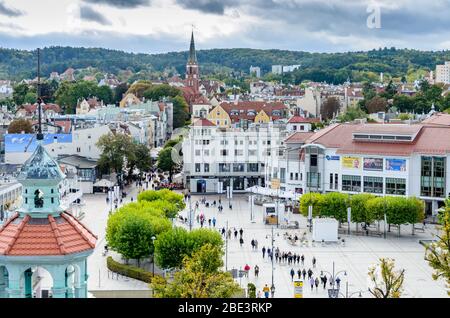 SOPOT, POLEN : 26 SEPTEMBER 2018 : Sopot Hauptquietscher wichtigsten touristischen Destination in Polen mit der längsten hölzernen Pier. Stockfoto