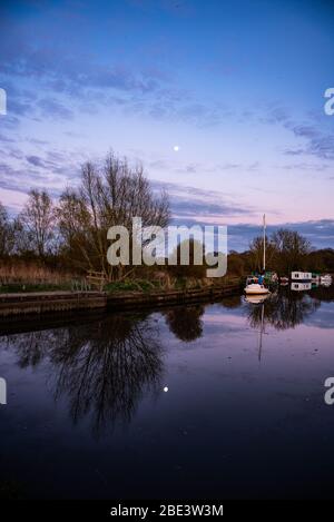 Sonnenuntergang rund um River Green, Thorpe St Andrew, Norwich, Norfolk Stockfoto