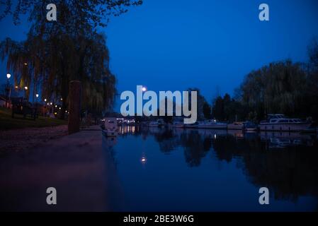 Sonnenuntergang rund um River Green, Thorpe St Andrew, Norwich, Norfolk Stockfoto