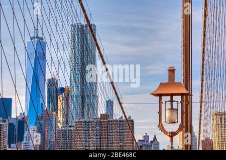 Brooklyn Bridge Lampendetails in New York Stockfoto