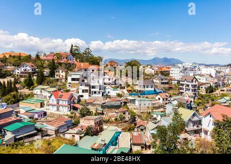 Farbenfrohe Stadtansicht von Da Lat; Da Lat, Provinz Lam Dong, Vietnam Stockfoto