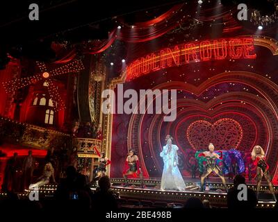 NEW YORK, NEW YORK - SEPTEMBER 09: Probe vor den Blondes x Moulin Rouge das Musical während der New York Fashion Week am 09. September 2019. Stockfoto