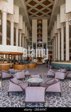 Die Innenlobby des David Intercontinental Hotel in Tel Aviv, Israel, Naher Osten. Stockfoto