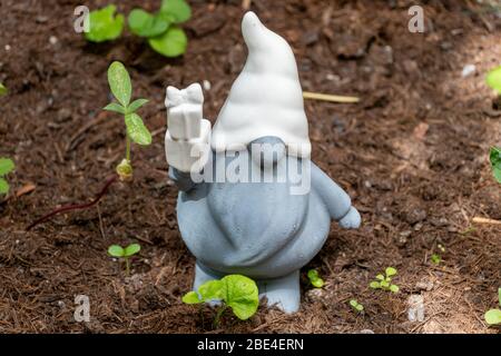 Keramik dekorativen Garten Zwerg in Heimgarten. Stockfoto