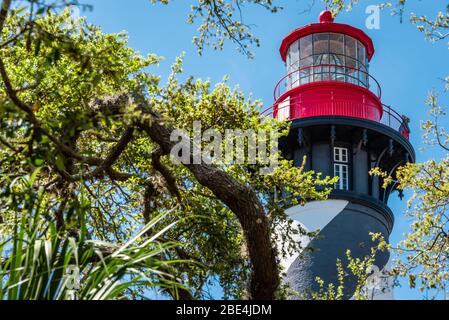 Historischer Leuchtturm von St. Augustine, erbaut zwischen 1871 und 1874, auf Anastasia Island in St. Augustine, Florida. (USA) Stockfoto