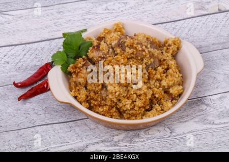 Couscous mit Fleisch und Gewürze Stockfoto