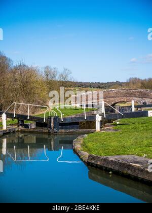 Oakhill Down Lock, North Wessex Downs, Kennet and Avon Canal, Froxfield, Wiltshire, England, Großbritannien, GB. Stockfoto