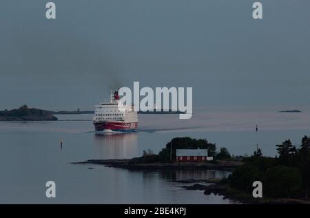 Die Fähre Rosella der Viking Line kommt in Mariehamn auf den Ålands Inseln an. Stockfoto