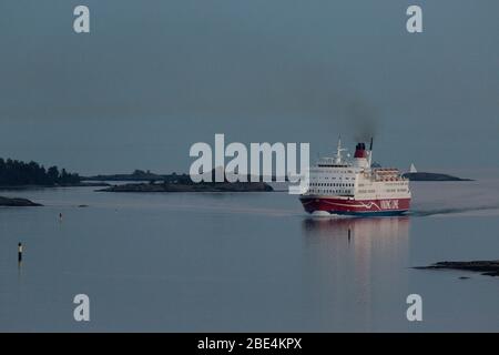 Die Fähre Rosella der Viking Line kommt in Mariehamn auf den Ålands Inseln an. Stockfoto