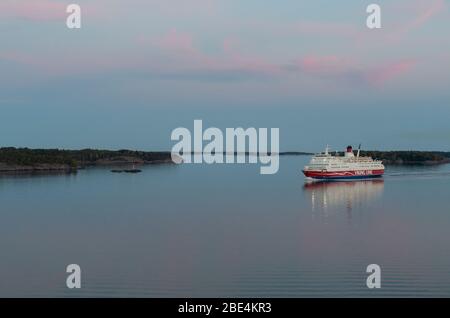 Die Fähre Rosella der Viking Line kommt in Mariehamn auf den Ålands Inseln an. Stockfoto