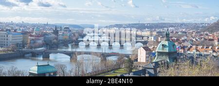 Morgen Landschaft Panoramablick auf Karlsbrücke auf der Moldau in Prag Tschechische republik Stockfoto