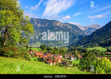 Schöne Aussicht auf das Ostrachtal bei Bad Hindelang Stockfoto