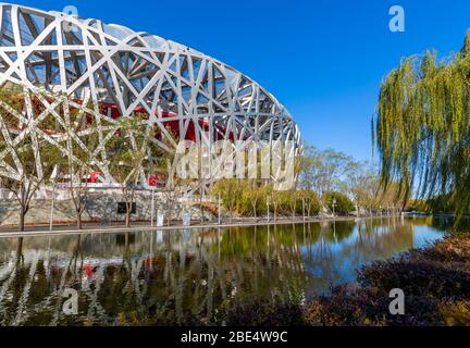 Blick auf das Nationalstadion 'Bird's Nest' Olympic Green, Peking, Xicheng, Volksrepublik China, Asien Stockfoto