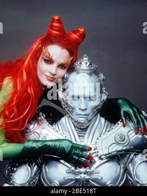 BATMAN UND ROBIN 1997 Warner Bros Film mit Uma Thurman und Arnold Schwarzenegger. Stockfoto