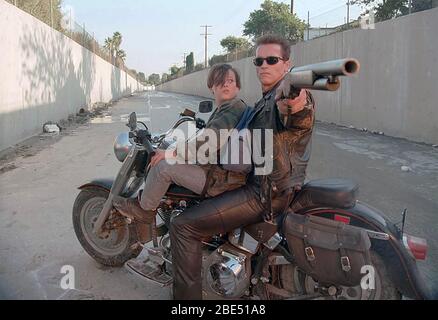 TERMINATOR 2; URTEILSTAG 1991 TriStar Pictures Film mit Arnold Schwarfzenegger und Linda Hamilton Stockfoto