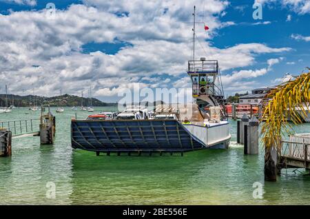 Fährschiff bei Fähranlegestelle in Opua, Bay of Islands, Northland Region, Nordinsel, Neuseeland Stockfoto