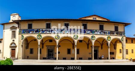 Pistoia / Toskana, Italien - 24. Juni 2015: Die alte Ospedale del Ceppo. Heute - Museo dello Spedale del Ceppo. Stockfoto