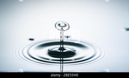 Wasser Tropfen. Spritzwasser Stockfoto