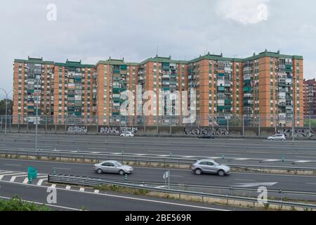 Straße (Ctra.) Ronda Oeste (MA-20), Málaga, Andalusien, Spanien. Stockfoto