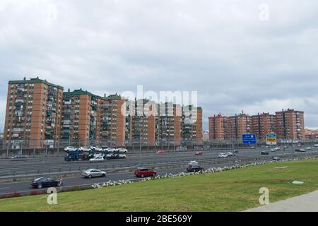 Straße (Ctra.) Ronda Oeste (MA-20), Málaga, Andalusien, Spanien. Stockfoto