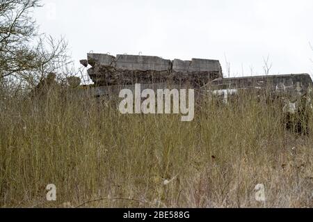 Zerstörter und abadoned Bunker aus dem Zweiten Weltkrieg Stockfoto