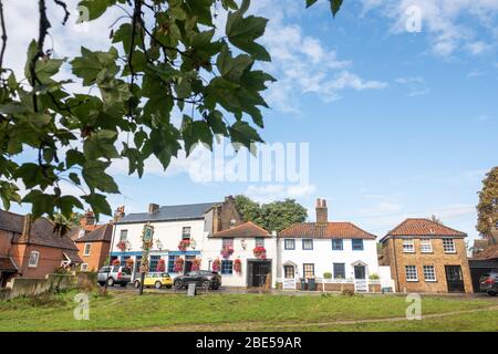 LONDON - OKTOBER 2019: Crooked Billet, eine malerische Wohnstraße in Wimbledon, im Südwesten Londons. Stockfoto