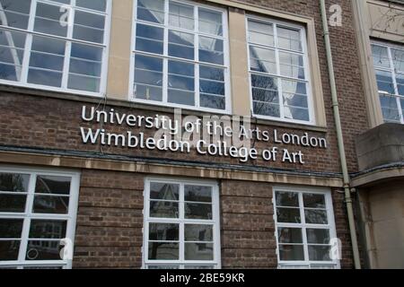 LONDON - MÄRZ 2019: University of Arts London in Wimbledon, einer Londoner Universität für Kunst, Design, Mode und darstellende Kunst Stockfoto