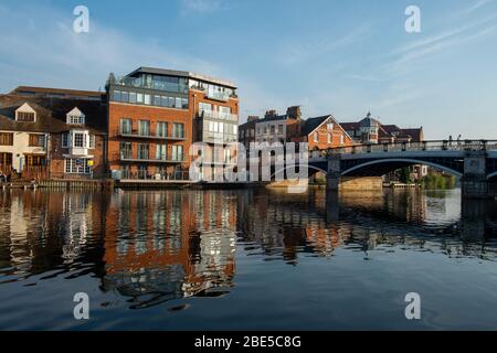 Eton, Windsor, Großbritannien. April 2020. Nur sehr wenige Leute waren an diesem Ostersonntag in Eton & Windsor. Kredit: Maureen McLean/Alamy Live News Stockfoto