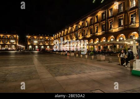 Place du Capitole bei Nacht, Toulouse, Frankreich Stockfoto