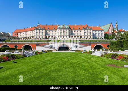 Königliche Burg und Gärten in der Stadt Warschau in Polen Stockfoto