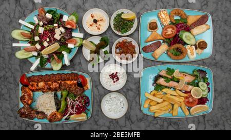 Eine Auswahl an türkischen/nahöstlichen Speisen Stockfoto