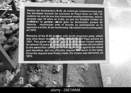 Plakette für B-26 Bomber Spionageflugzeug schoss in die Bucht von Schweinen in Kuba amerikanisches Schild Spionageflugzeug in Havanna Pilot getötet von Raketenschachtschweinen abgeschossen Stockfoto