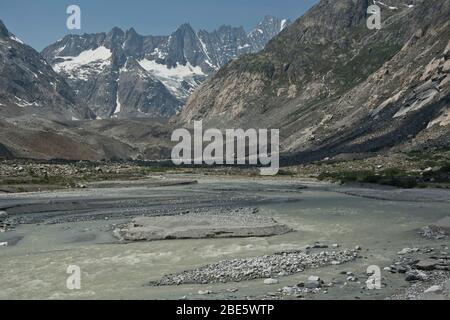 Das von der Überflutung bedrohte Vorfeld des Unteraargletscher im Berner Oberland, Schweiz Stockfoto