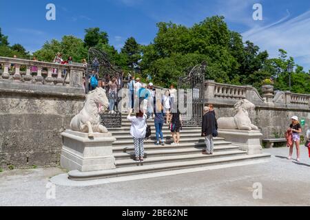 Die Engelstreppe, die in The Sound of Music (Do Re Mi), Schloss Mirabell (Schloss Mirabell), Salzburg, Österreich zu sehen war. Stockfoto