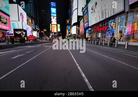 Leere Straßen am Times Square New York während der Stilllegung wegen Coronavirus, Covid-19 Pandemie Stockfoto