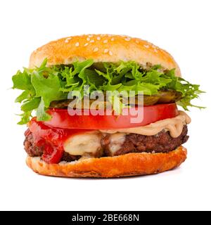 Ein großer klassischer Hamburger Käseburger isoliert auf weißem Hintergrund Stockfoto