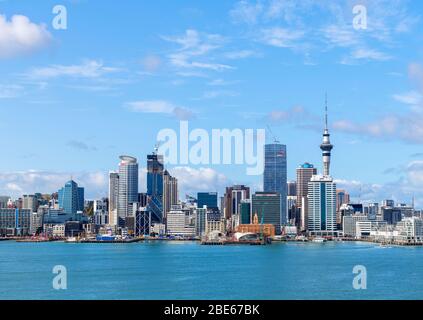 Skyline von Auckland vom Stanley Point, Auckland, Neuseeland Stockfoto