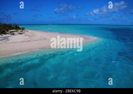 Kanal zwischen Ouvea und Mouli Inseln fließen in den Ouvea Lagune, Loyalty Islands, New Caledonia. Die Lagune wurde als UNESCO-Weltkulturerbe Stockfoto