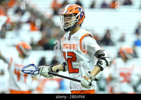 15. Februar 2020: Syracuse Orange Attackman Chase Scanlan #22 während eines NCAA Herren Lacrosse Spiels gegen die Binghamton Bearcats am Samstag, 15. Februar 2020 im Carrier Dome in Syracuse, New York. Syrakus gewann 17:4. Rich Barnes/CSM Stockfoto