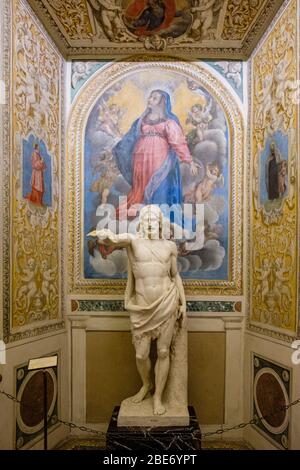 Italienische Kunst, Statue des Heiligen Johannes des Täufers (San Giovanni Battista) von Giovanni Antonio Houdon, Museum der Galerie Borghese, Villa Borghese, Rom, Italien. Stockfoto